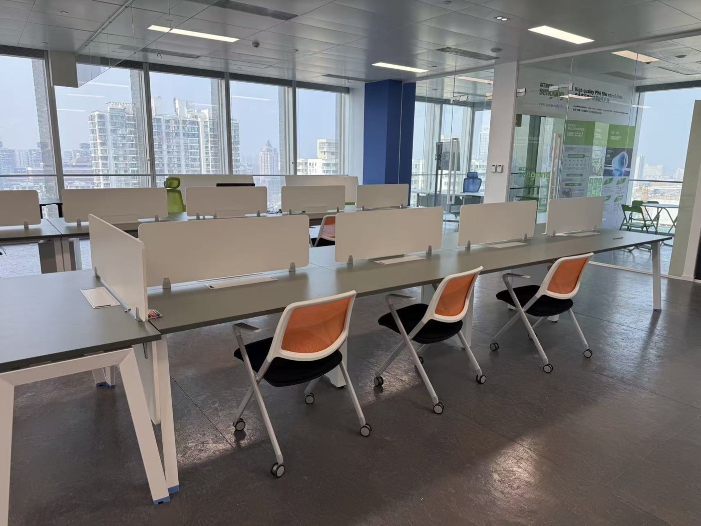 Dedicated workstations at CM Shanghai Base